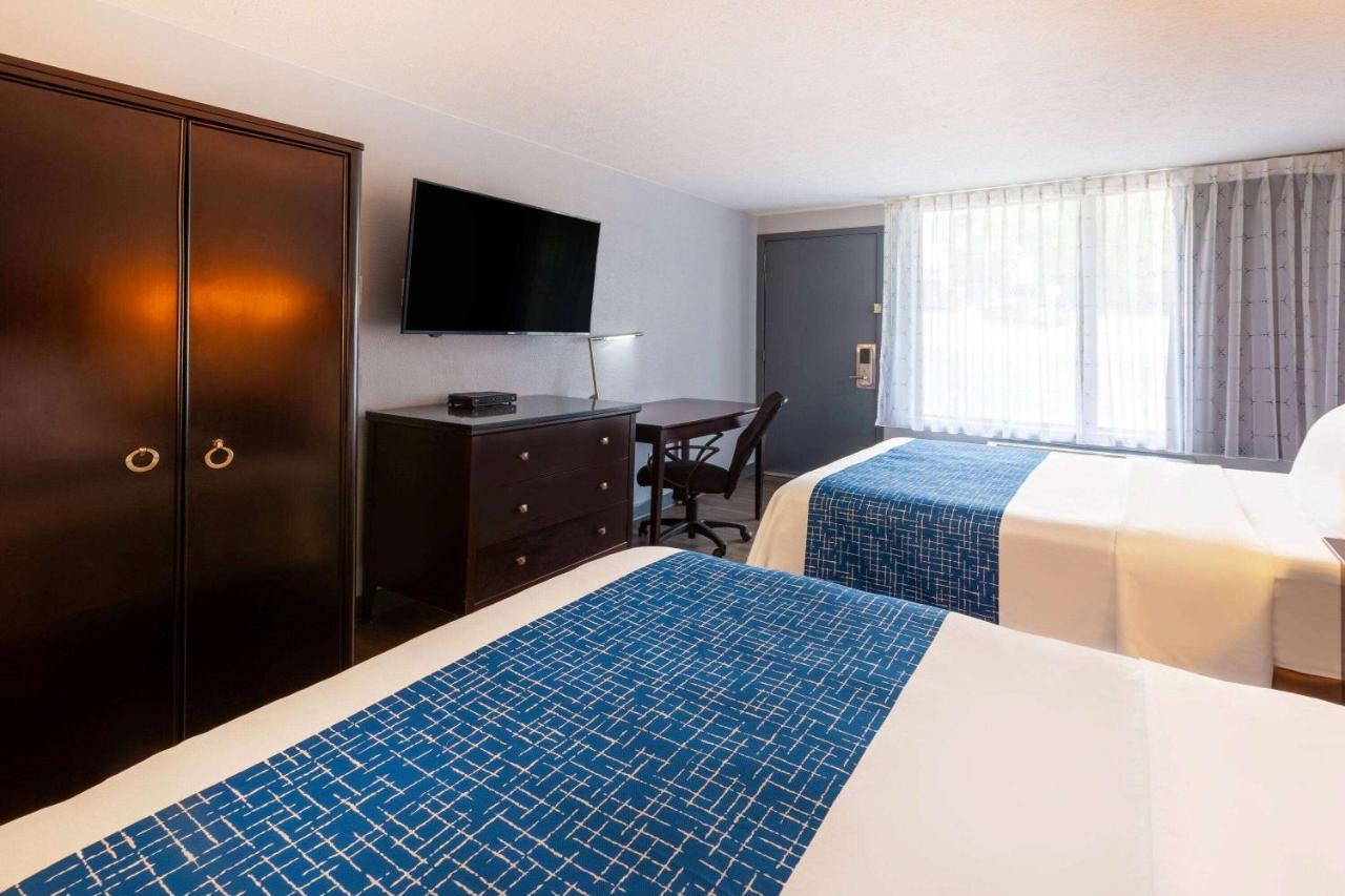 Travelodge By Wyndham Charles Town - Harpers Ferry Zewnętrze zdjęcie
