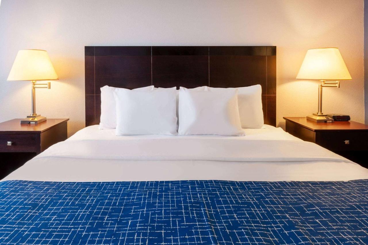 Travelodge By Wyndham Charles Town - Harpers Ferry Zewnętrze zdjęcie