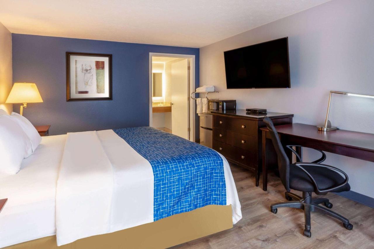 Travelodge By Wyndham Charles Town - Harpers Ferry Zewnętrze zdjęcie