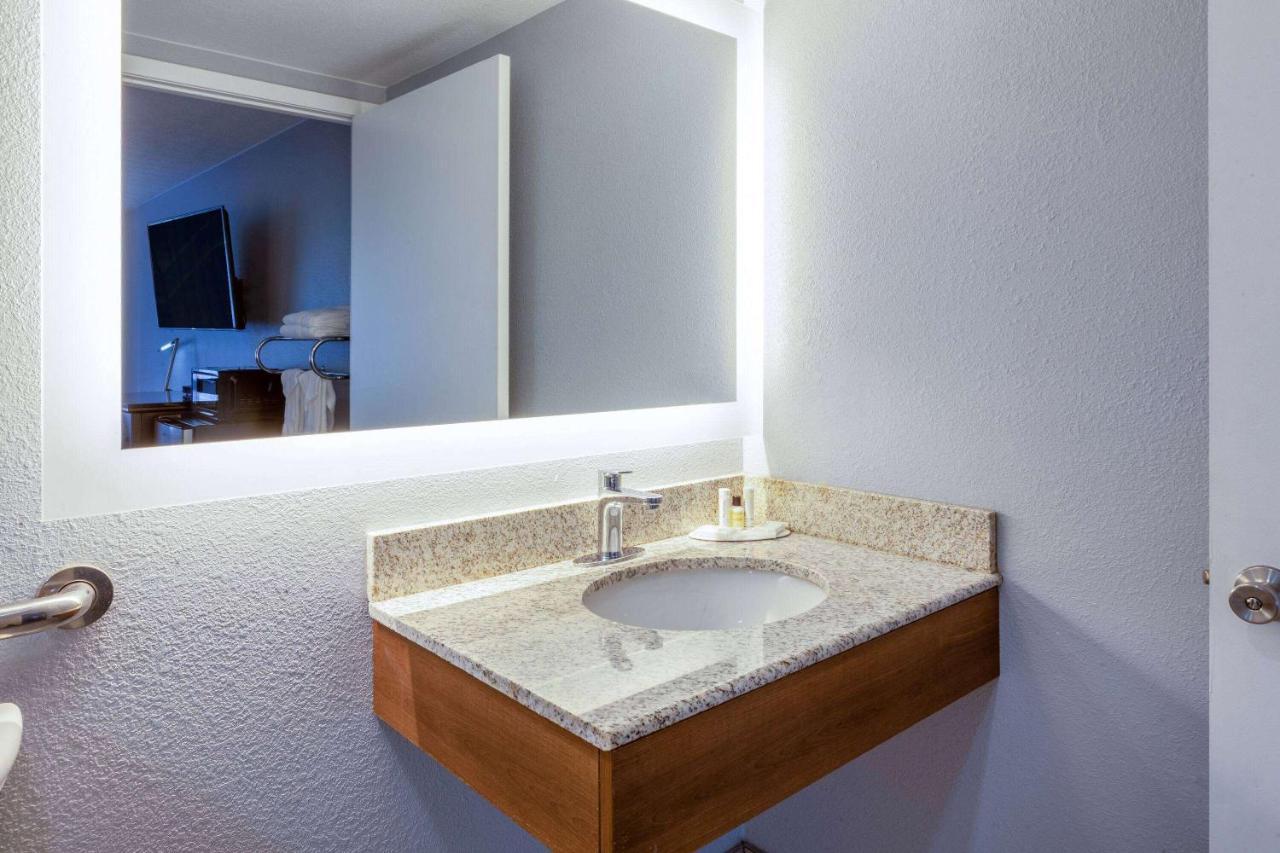 Travelodge By Wyndham Charles Town - Harpers Ferry Zewnętrze zdjęcie